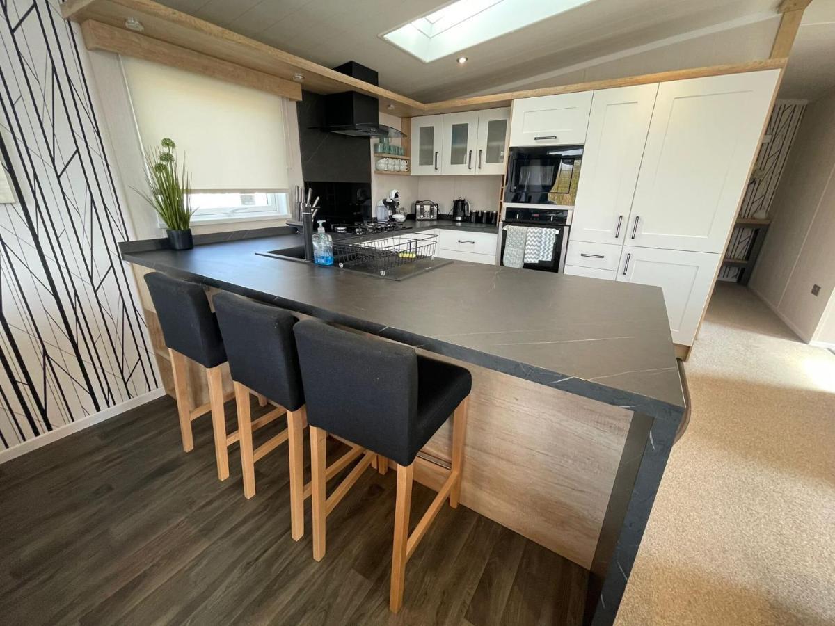 Indulgence Lakeside Lodge I3 With Hot Tub, Private Fishing Peg Situated At Tattershall Lakes Country Park מראה חיצוני תמונה